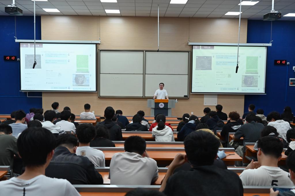 【山大日记】“青春赴科创，奋进‘十五五’”五四青年科学报告会参加者 伦升辰