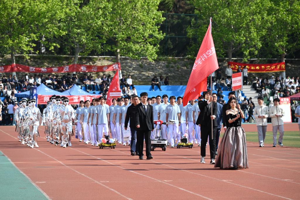 伟德官方网站在伟德官方网站（威海）第三十六届田径运动会上取得佳绩