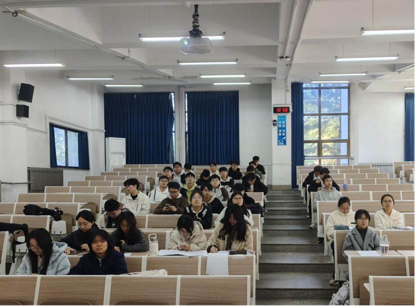 全班 全班